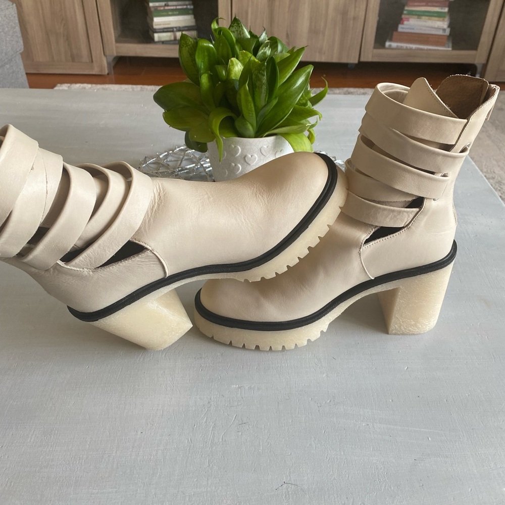 New Free People Jessie Cutout Boots size 38.5 - Picture 10 of 11